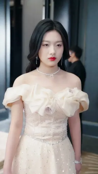 เห็นกงจักรเป็นดอกบัว