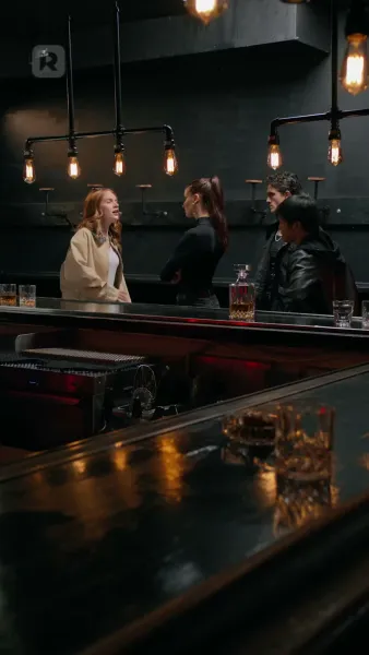 คุณนักสืบหญิง และ คุณชายหัวขโมย