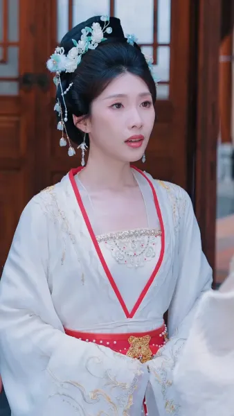 เธอคือยอดปราชญ์ แต่พ่อของเธอเป็นอ๋อง