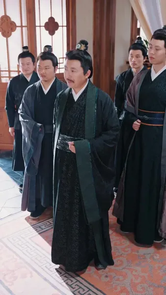 เธอคือยอดปราชญ์ แต่พ่อของเธอเป็นอ๋อง