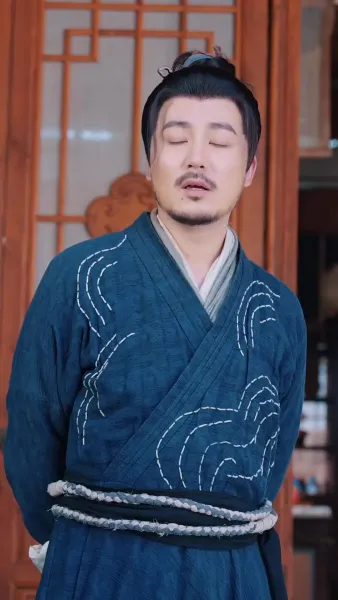 เธอคือยอดปราชญ์ แต่พ่อของเธอเป็นอ๋อง