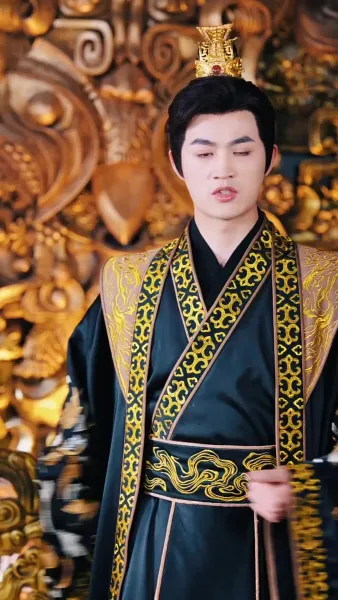 เธอคือยอดปราชญ์ แต่พ่อของเธอเป็นอ๋อง