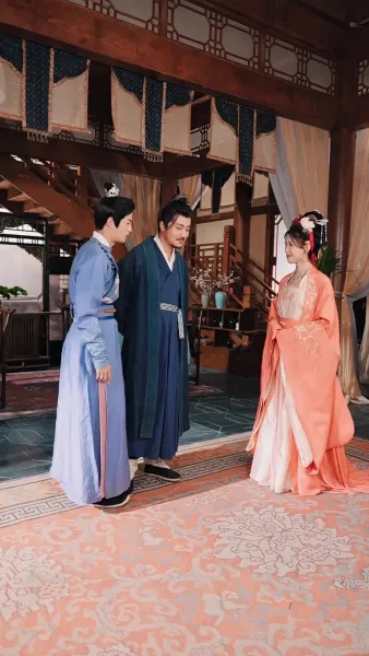 เธอคือยอดปราชญ์ แต่พ่อของเธอเป็นอ๋อง