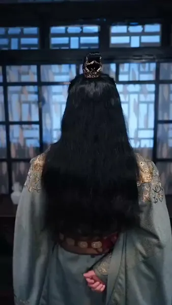 รักแรกผลิบาน