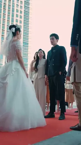 มงกุฎนั้นไม่เคยเป็นของเธอ