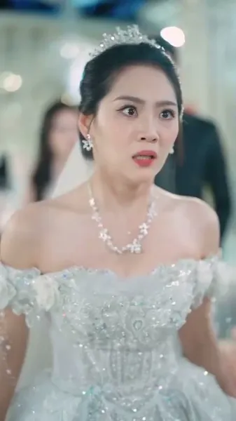 มงกุฎนั้นไม่เคยเป็นของเธอ