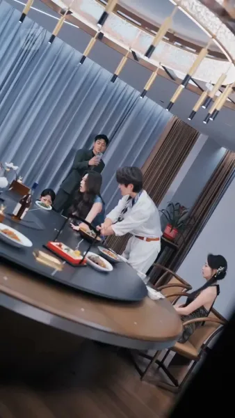 จมดิ่งในราตรีขาว