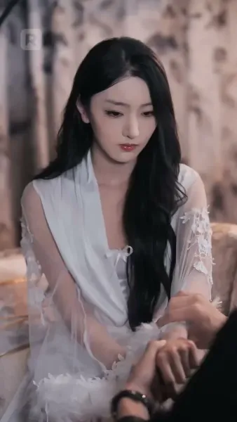 จมดิ่งในราตรีขาว