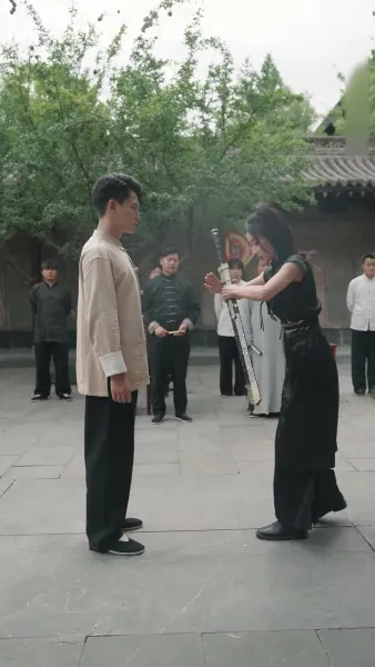 แผนร้ายหักเหลี่ยมมังกร