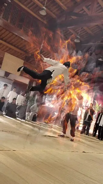 จอมยุทธคืนสังเวียน