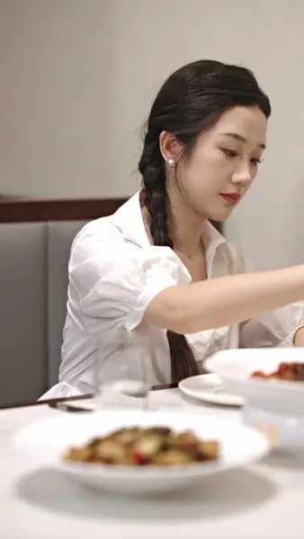 [พากย์เสียง] อยู่ดีๆได้สามีเศรษฐีมาเอาใจ