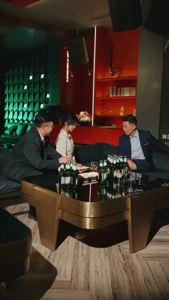 พาดหัวข่าว…ว่ารักเธอ