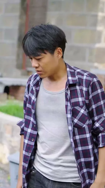 เอาชีวิตรอด ในแดนร้าง(พากย์เสียง)