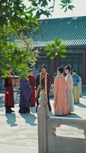 ลูกสาวที่ถูกทิ้งกับมหาเสนาบดีผู้ชั่วร้าย