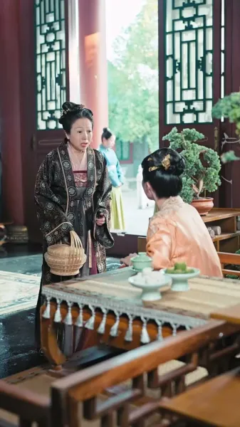 ลูกสาวที่ถูกทิ้งกับมหาเสนาบดีผู้ชั่วร้าย