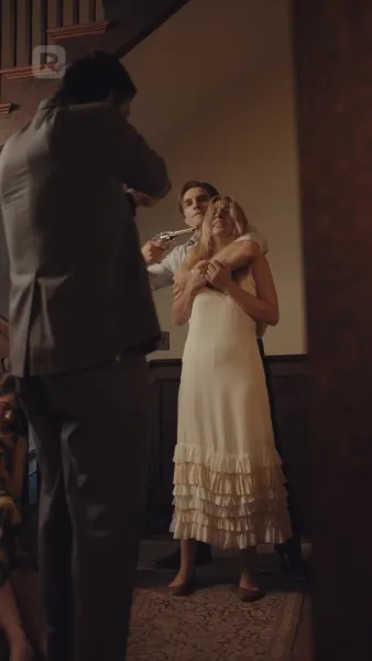 ถูกมัดมาด้วยความแค้น: นอนกับศัตรู