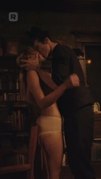 ถูกมัดมาด้วยความแค้น: นอนกับศัตรู