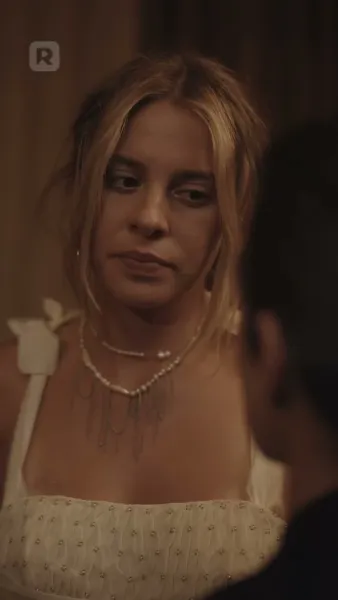 ถูกมัดมาด้วยความแค้น: นอนกับศัตรู