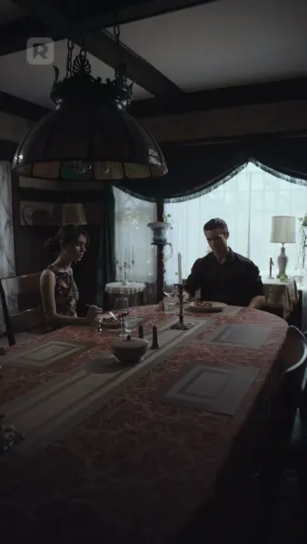 ถูกมัดมาด้วยความแค้น: นอนกับศัตรู