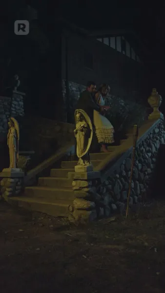 ถูกมัดมาด้วยความแค้น: นอนกับศัตรู