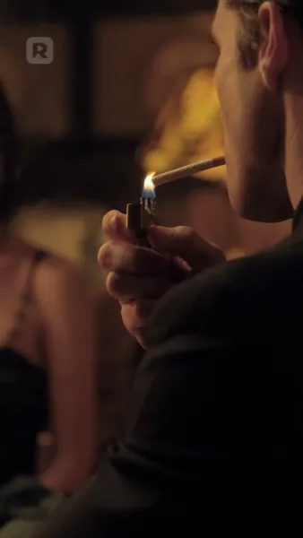 ถูกมัดมาด้วยความแค้น: นอนกับศัตรู