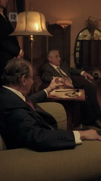 ถูกมัดมาด้วยความแค้น: นอนกับศัตรู