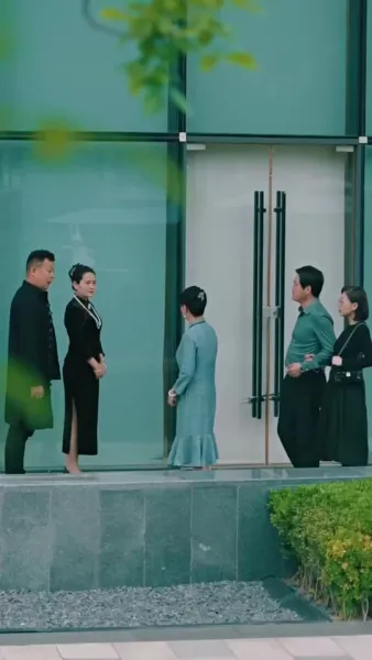 ขอโทษนะ ฉันเป็นลูกเศรษฐีจ้ะ