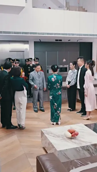 ขอโทษนะ ฉันเป็นลูกเศรษฐีจ้ะ