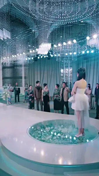 ขอโทษนะ ฉันเป็นลูกเศรษฐีจ้ะ