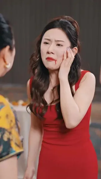 ขอโทษนะ ฉันเป็นลูกเศรษฐีจ้ะ