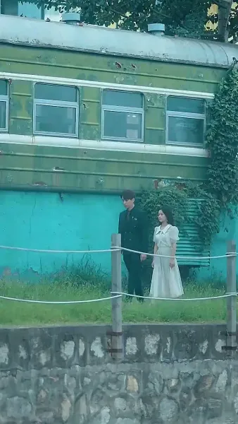 หลังจากการหย่าร้าง ชายคนเก่าขอแต่งงานอีกครั้งในภาวะที่ร้องไห้