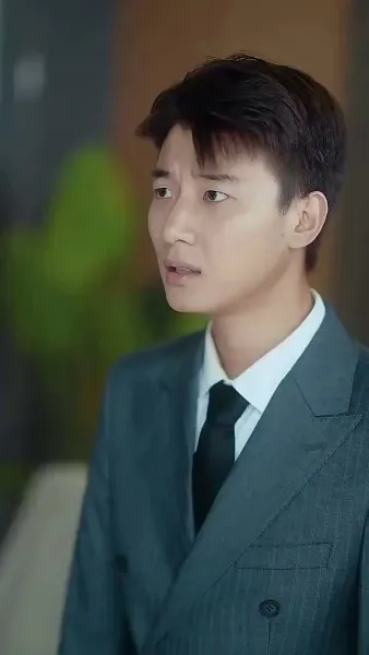 หลังจากการหย่าร้าง ชายคนเก่าขอแต่งงานอีกครั้งในภาวะที่ร้องไห้