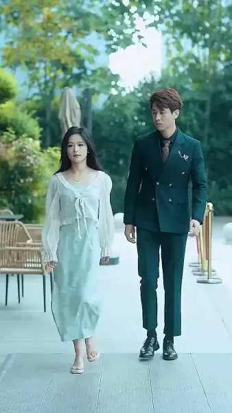 หลังจากการหย่าร้าง ชายคนเก่าขอแต่งงานอีกครั้งในภาวะที่ร้องไห้