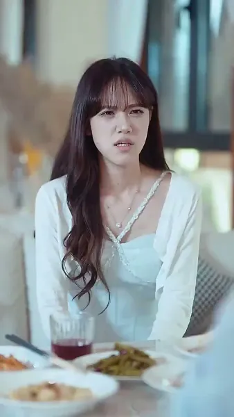 หลังจากการหย่าร้าง ชายคนเก่าขอแต่งงานอีกครั้งในภาวะที่ร้องไห้