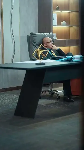 หลังจากการหย่าร้าง ชายคนเก่าขอแต่งงานอีกครั้งในภาวะที่ร้องไห้