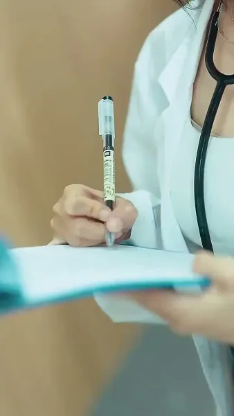 หลังจากการหย่าร้าง ชายคนเก่าขอแต่งงานอีกครั้งในภาวะที่ร้องไห้