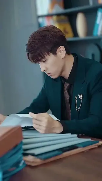 หลังจากการหย่าร้าง ชายคนเก่าขอแต่งงานอีกครั้งในภาวะที่ร้องไห้