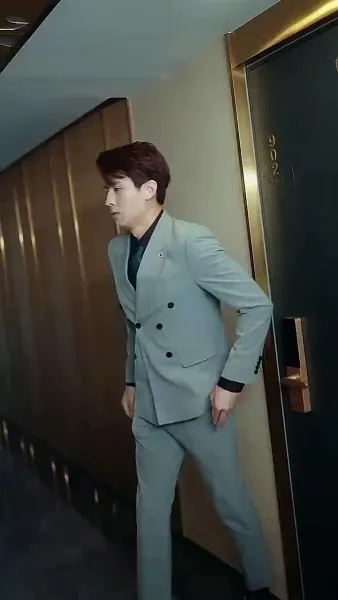 หลังจากการหย่าร้าง ชายคนเก่าขอแต่งงานอีกครั้งในภาวะที่ร้องไห้