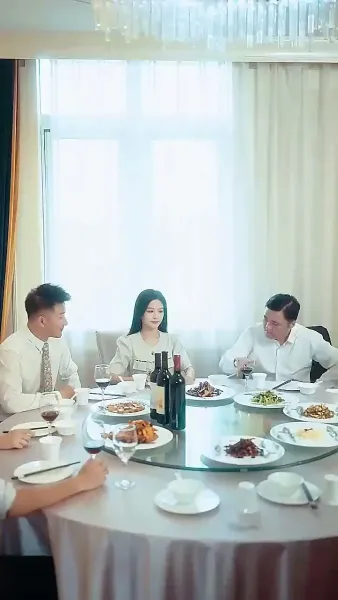 หลังจากการหย่าร้าง ชายคนเก่าขอแต่งงานอีกครั้งในภาวะที่ร้องไห้