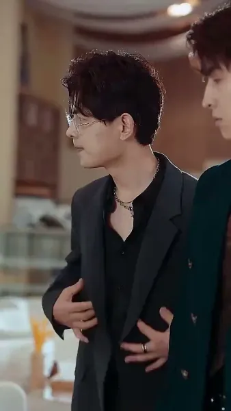 หลังจากการหย่าร้าง ชายคนเก่าขอแต่งงานอีกครั้งในภาวะที่ร้องไห้