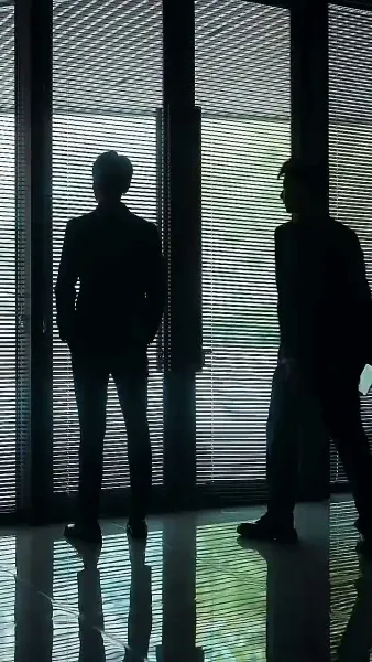 หลังจากการหย่าร้าง ชายคนเก่าขอแต่งงานอีกครั้งในภาวะที่ร้องไห้