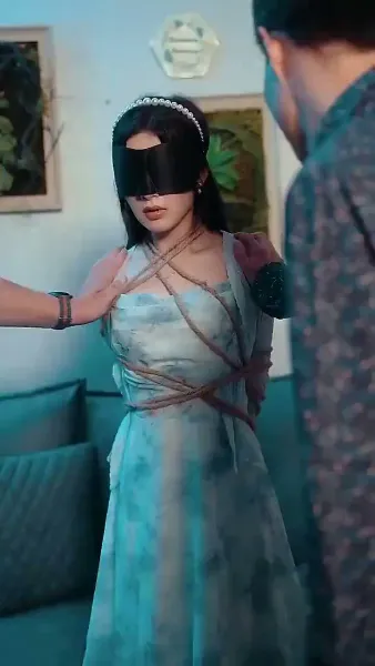 หลังจากการหย่าร้าง ชายคนเก่าขอแต่งงานอีกครั้งในภาวะที่ร้องไห้