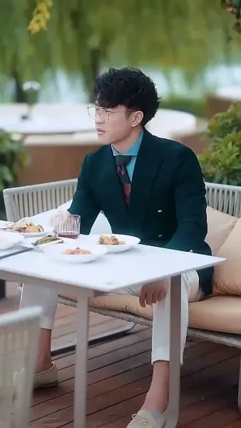 หลังจากการหย่าร้าง ชายคนเก่าขอแต่งงานอีกครั้งในภาวะที่ร้องไห้