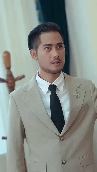 หลังจากการหย่าร้าง ชายคนเก่าขอแต่งงานอีกครั้งในภาวะที่ร้องไห้