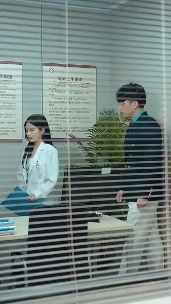 หลังจากการหย่าร้าง ชายคนเก่าขอแต่งงานอีกครั้งในภาวะที่ร้องไห้