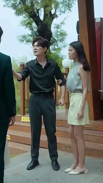 หลังจากการหย่าร้าง ชายคนเก่าขอแต่งงานอีกครั้งในภาวะที่ร้องไห้