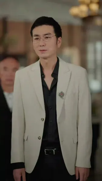 (พากย์เสียง) ความมืดใต้ดวงอาทิตย์