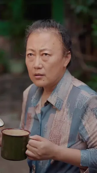 (พากย์เสียง) ความมืดใต้ดวงอาทิตย์