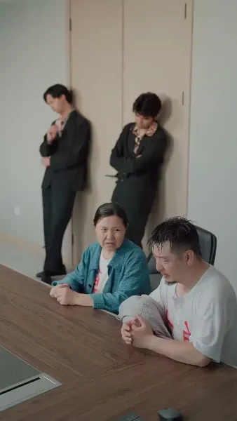 (พากย์เสียง) ความมืดใต้ดวงอาทิตย์