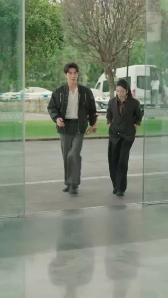 (พากย์เสียง) ความมืดใต้ดวงอาทิตย์